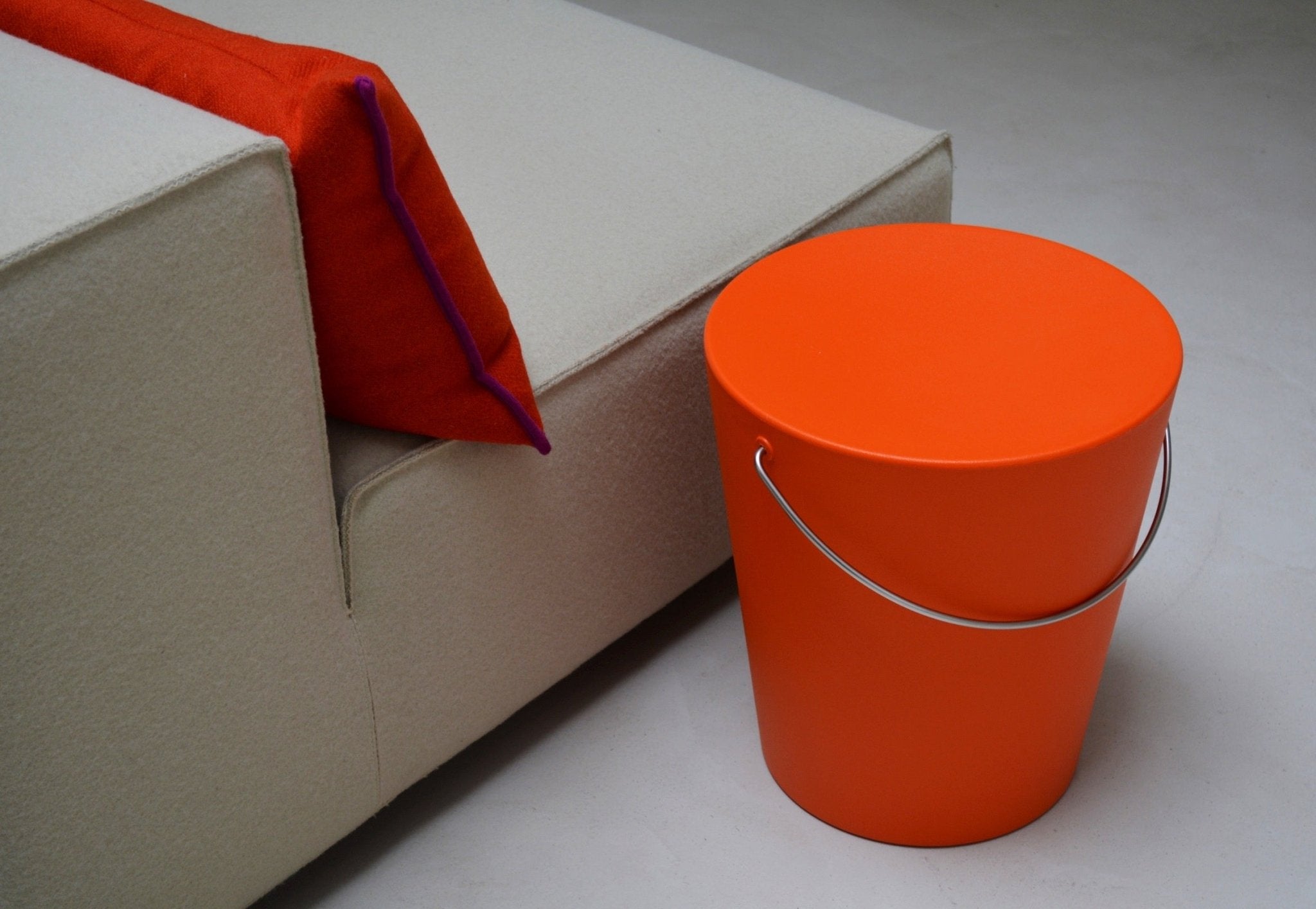 Maxdesign - sgabello Moving - design Gabriele Pezzini - 1010circle